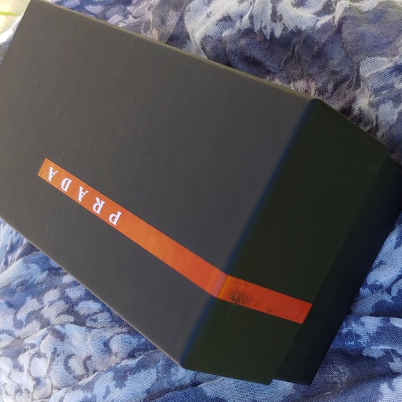 Prada Black Gift Box, 7"x4"x3" - Picture 3 of 10